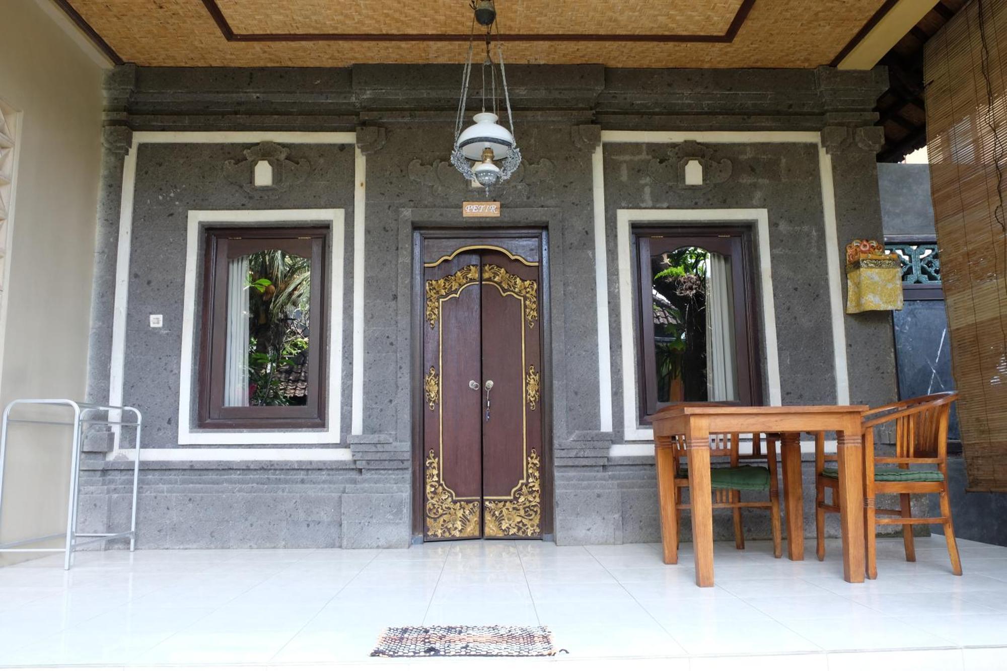 Suastika Guest House Ubud Exterior photo